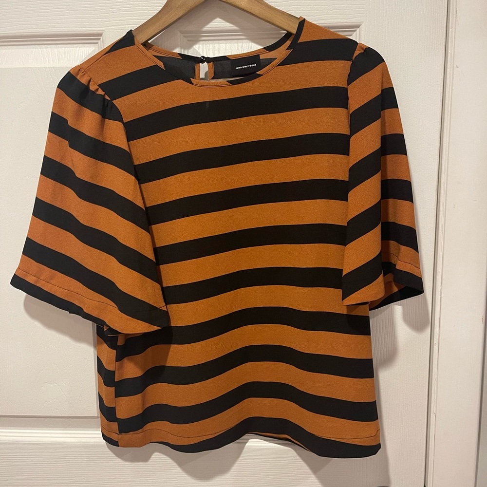 Who What Wear size XS rust and black striped balloon sleeve shirt